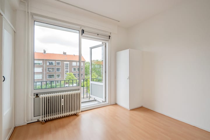 Appartement te koop: Koningin Julianalaan 204, Voorburg