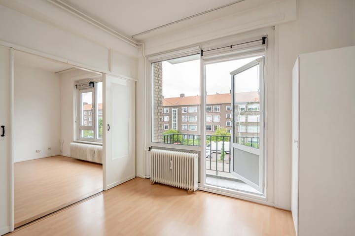 Appartement te koop: Koningin Julianalaan 204, Voorburg