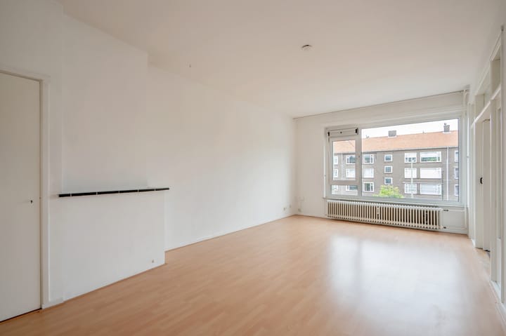 Appartement te koop: Koningin Julianalaan 204, Voorburg