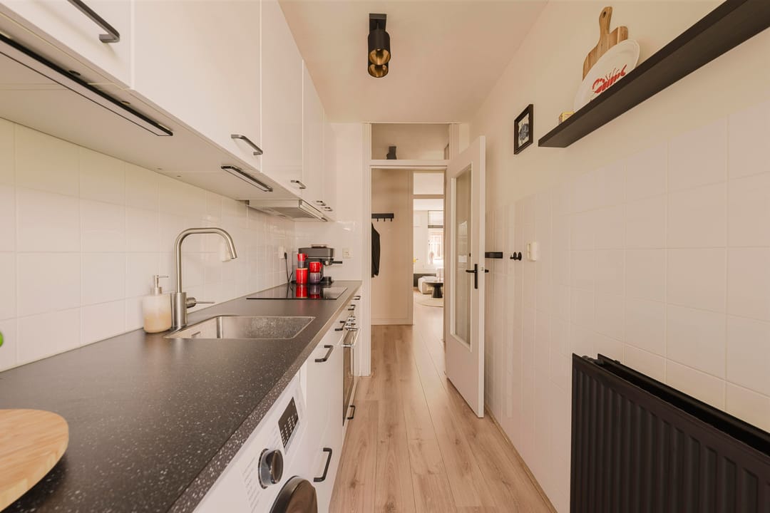 Photo 16 of Balboastraat 38-1
