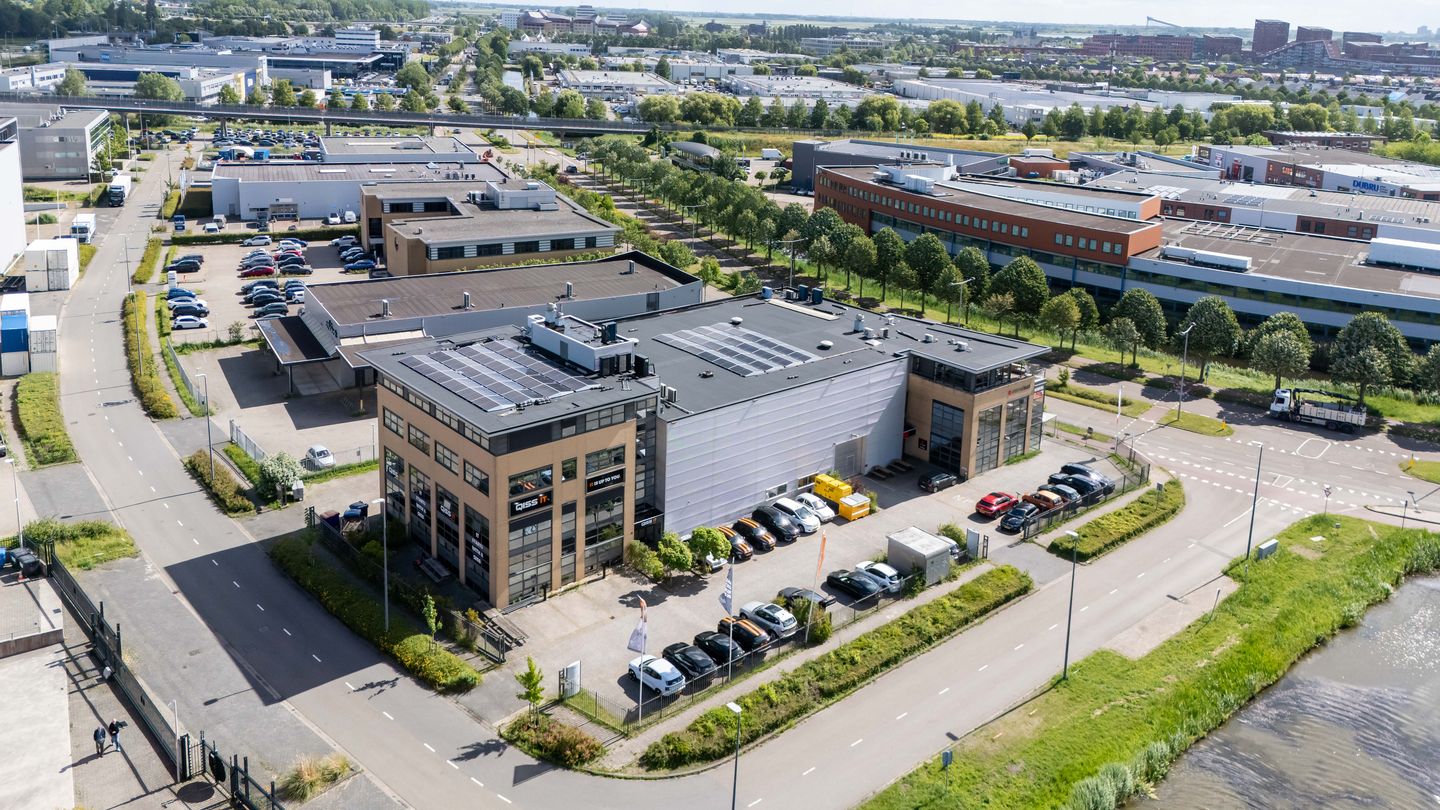 Bekijk foto 3 van Wolga 9