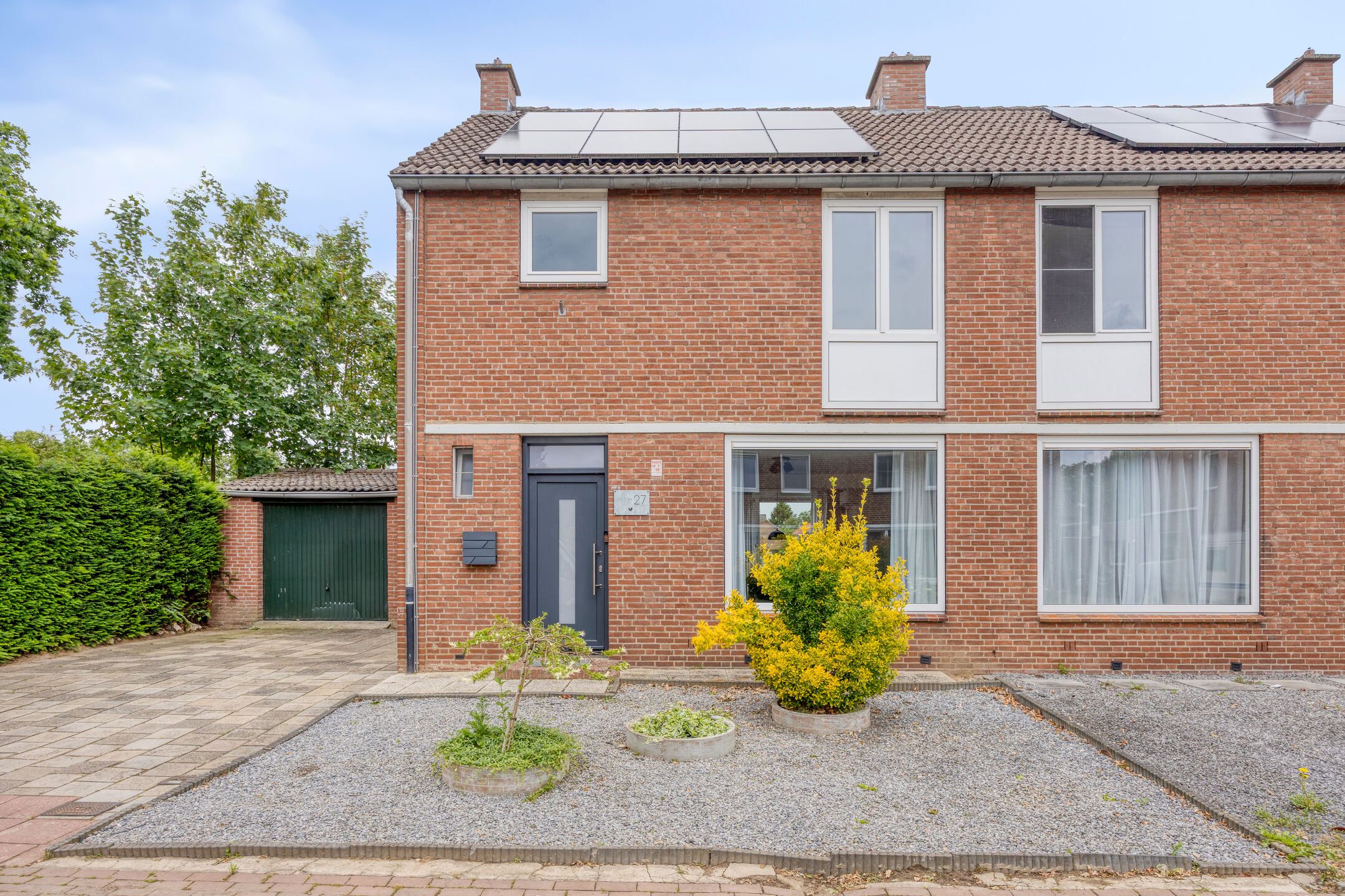 Burg Schoolmeestersstraat 27 