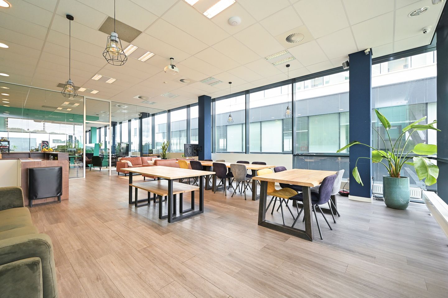 Bekijk foto 5 van Laan van Waalhaven 460