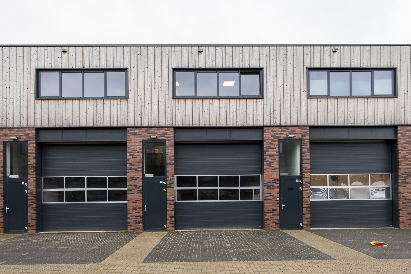View photo 1 of Overvliet 104