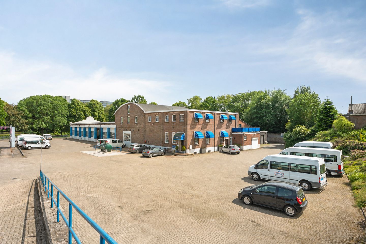 Bekijk foto 1 van Bredeweg 397