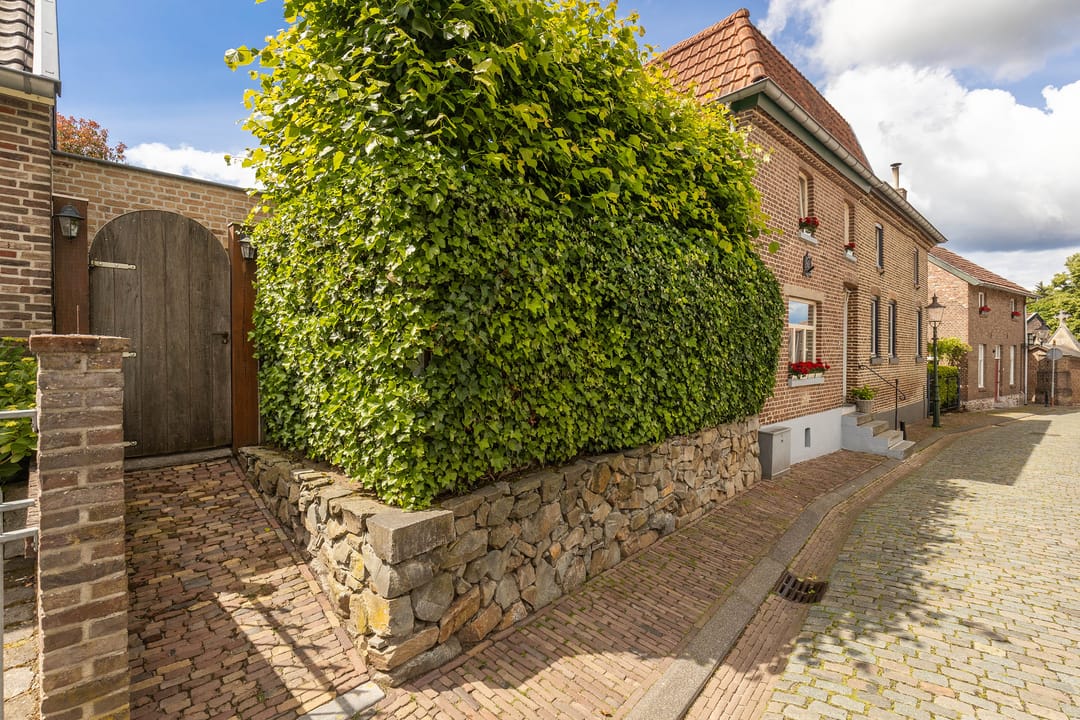 Photo 11 of Raadhuisstraat 6