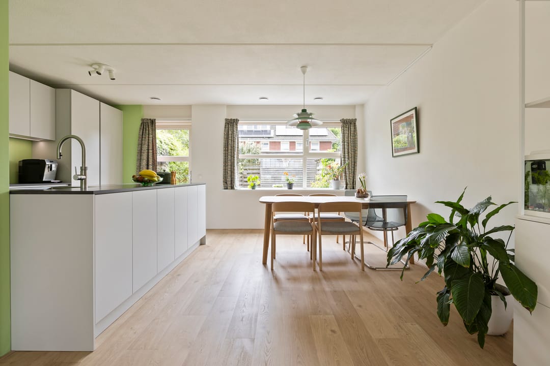 Photo 11 of Leisteenstraat 15