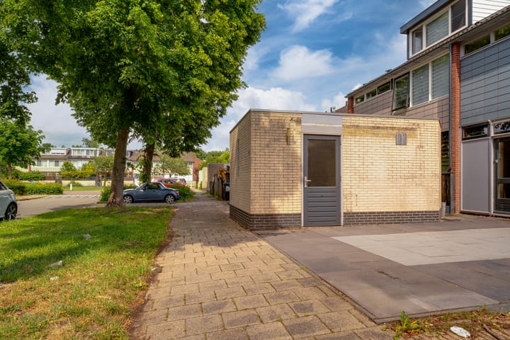 Tussenwoning te koop: Botterland 42, Zevenaar