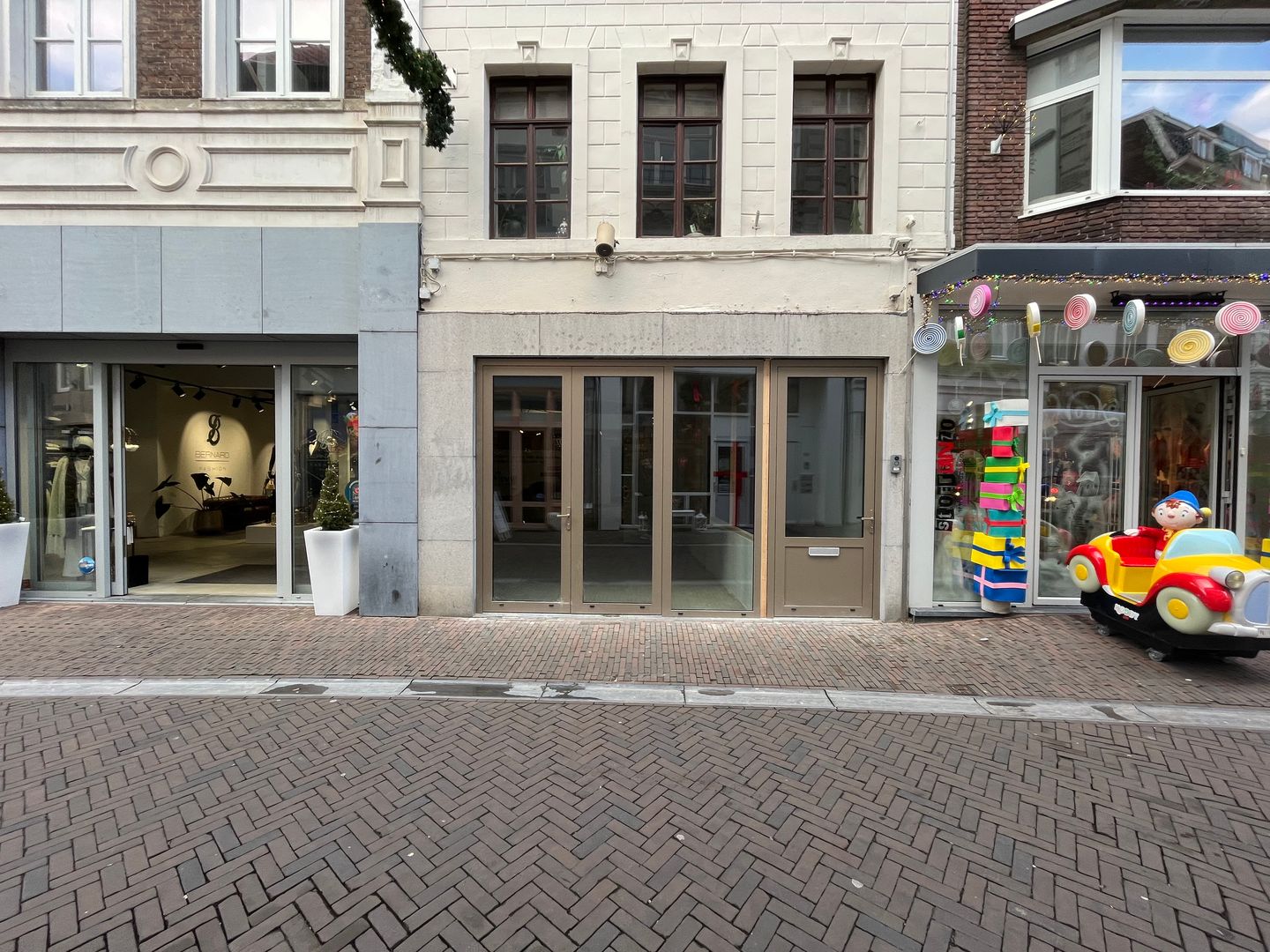 Bekijk foto 1 van Limbrichterstraat 15