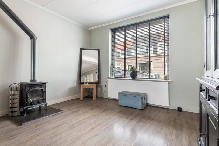 Photo 2 of Prins Hendrikstraat 25