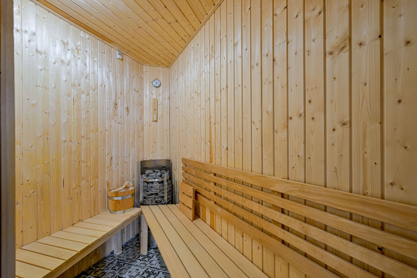 Photo 19 of Uiverstraat 2-B