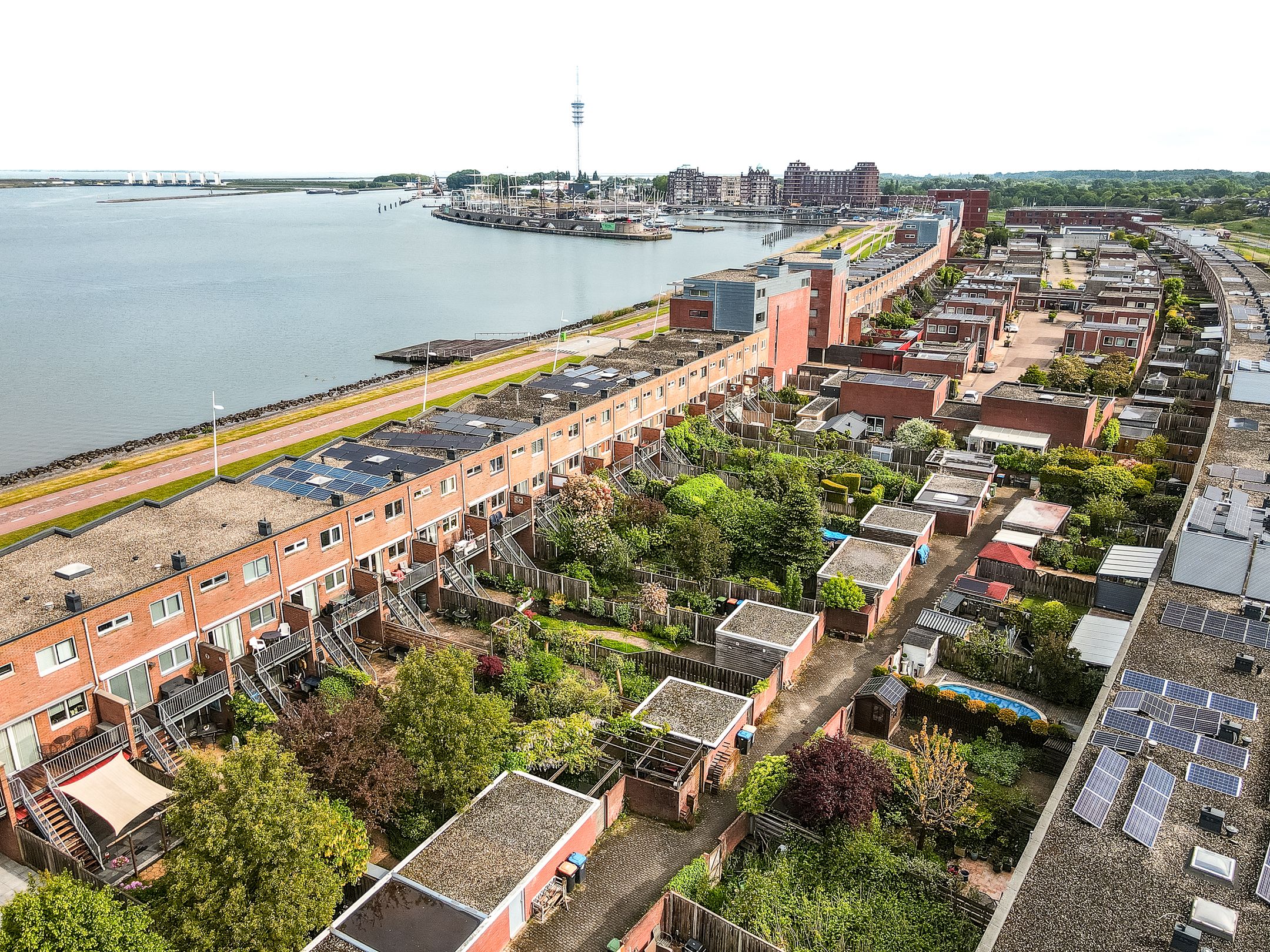 Waterfront Living with Panoramic Markermeer Views — 51