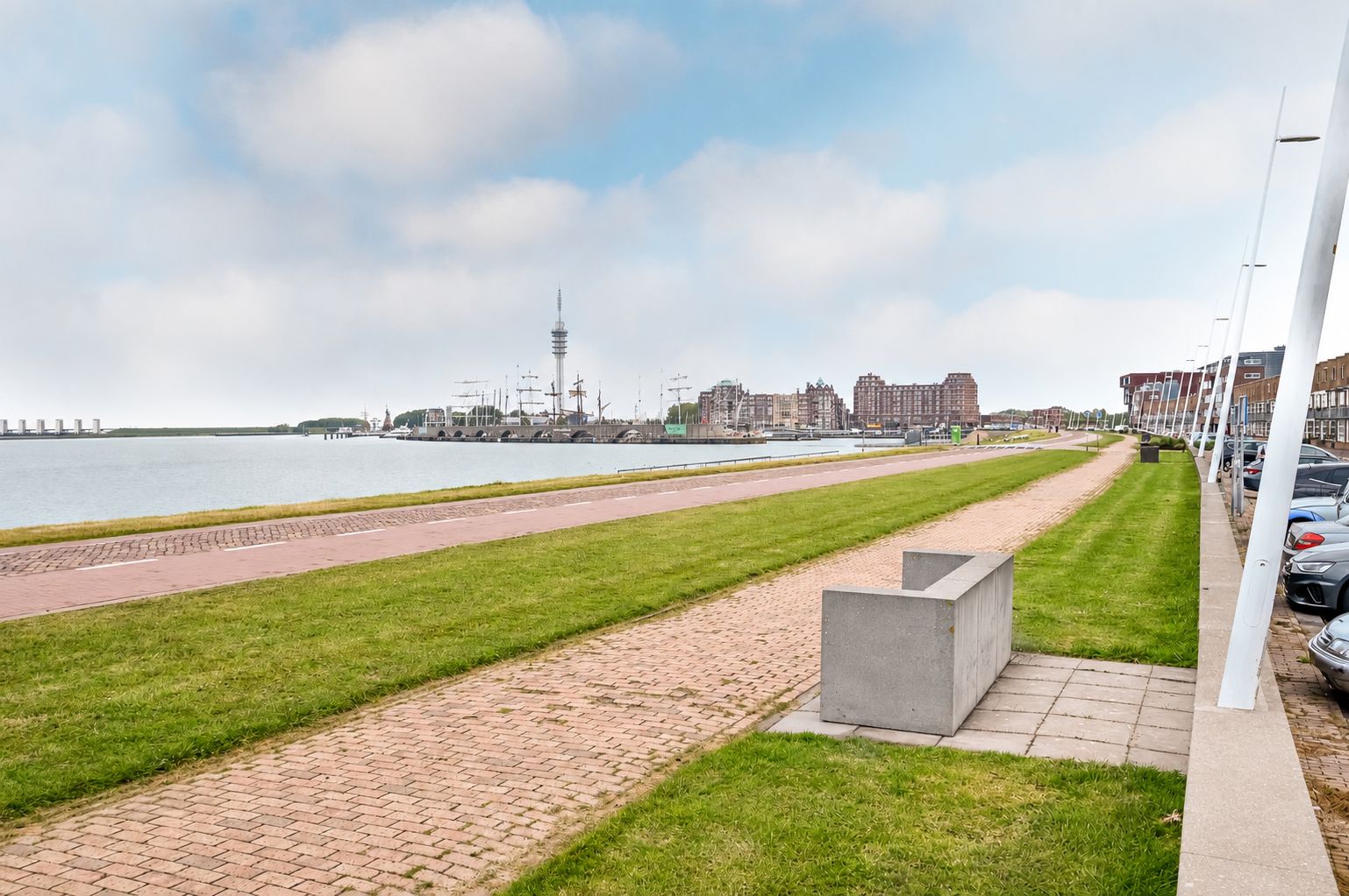 Waterfront Living with Panoramic Markermeer Views — 48