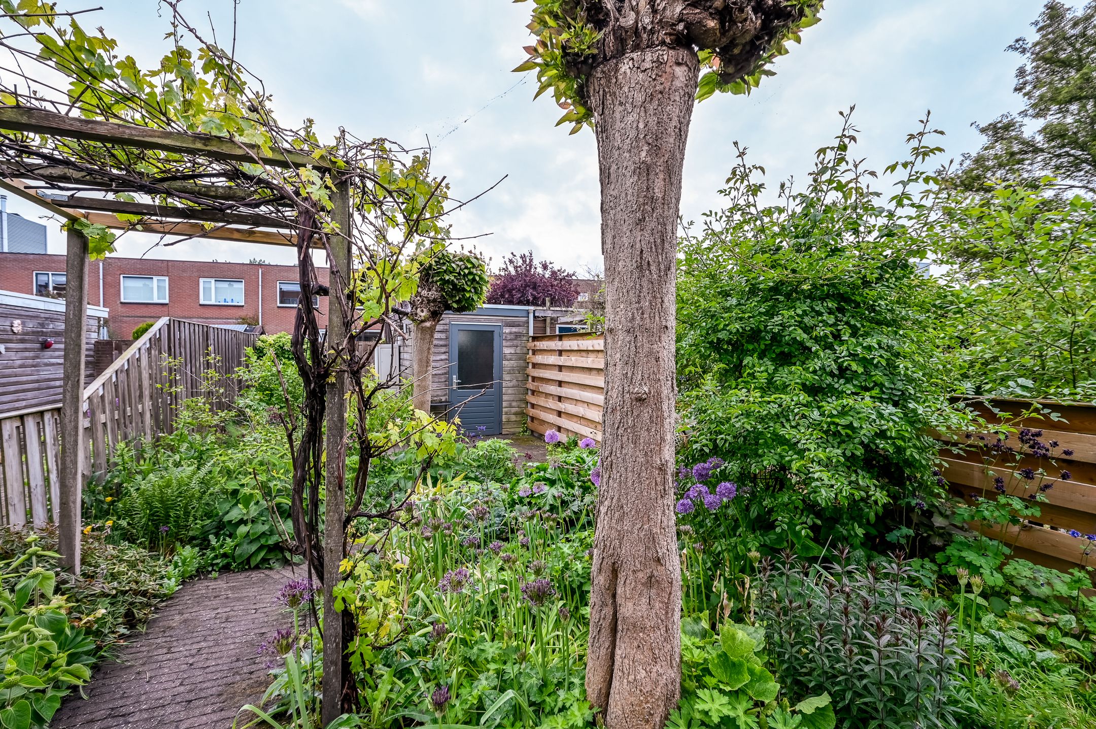 Waterfront Living with Panoramic Markermeer Views — 39