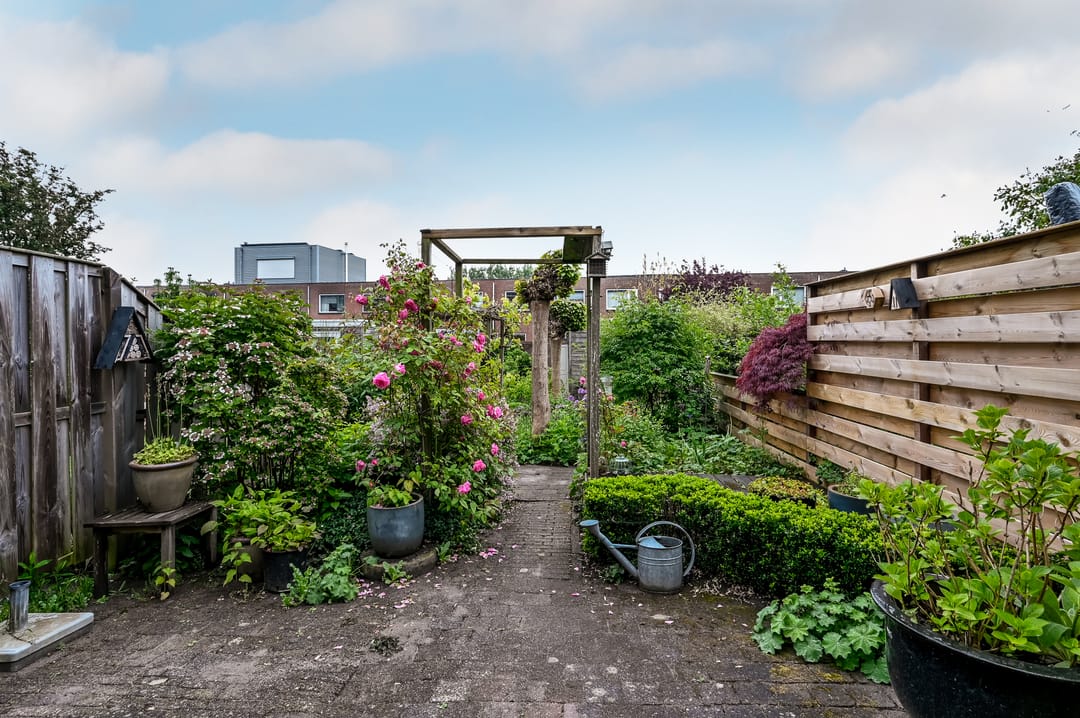 Waterfront Living with Panoramic Markermeer Views — 37