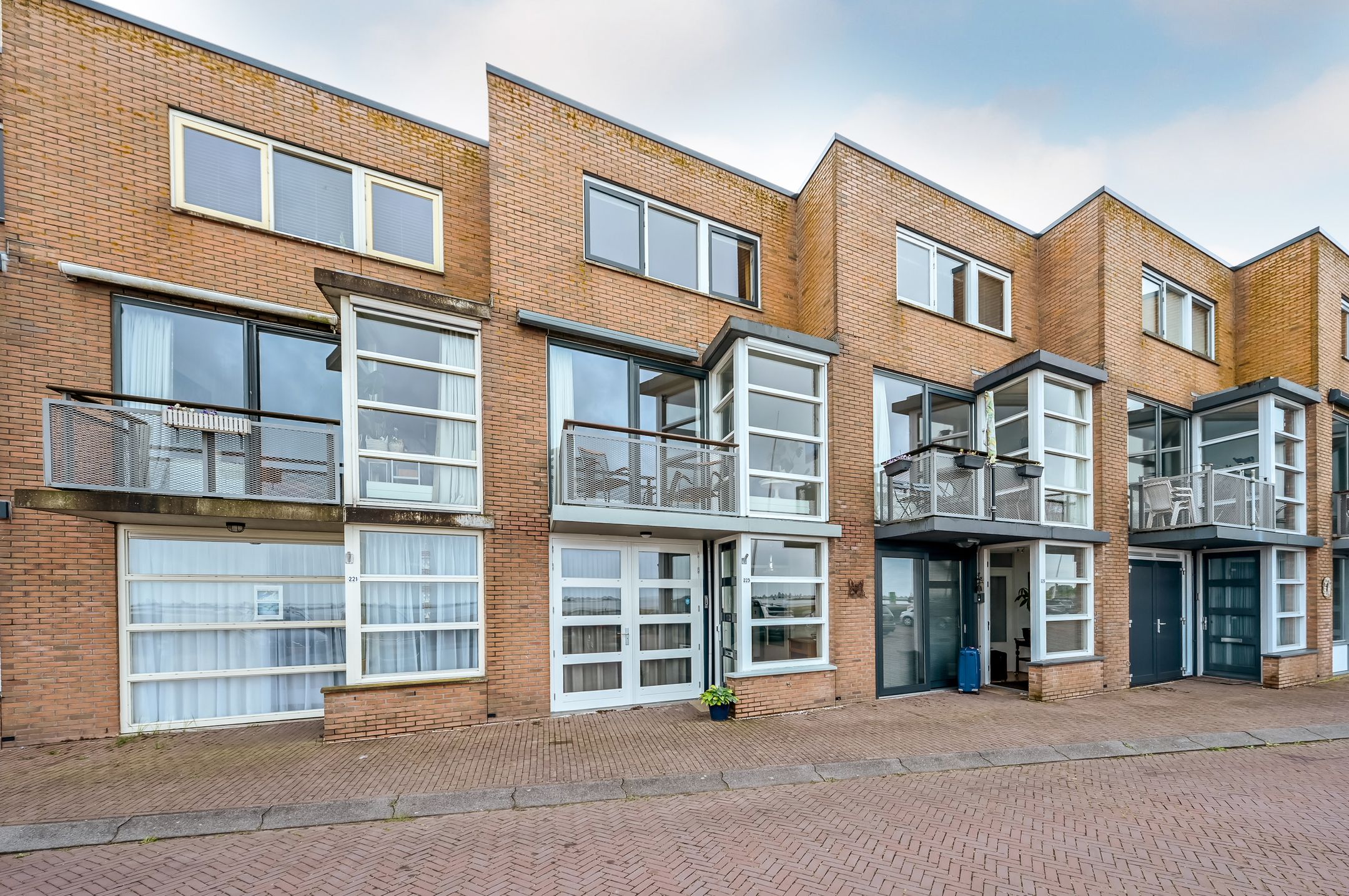 Waterfront Living with Panoramic Markermeer Views — 45