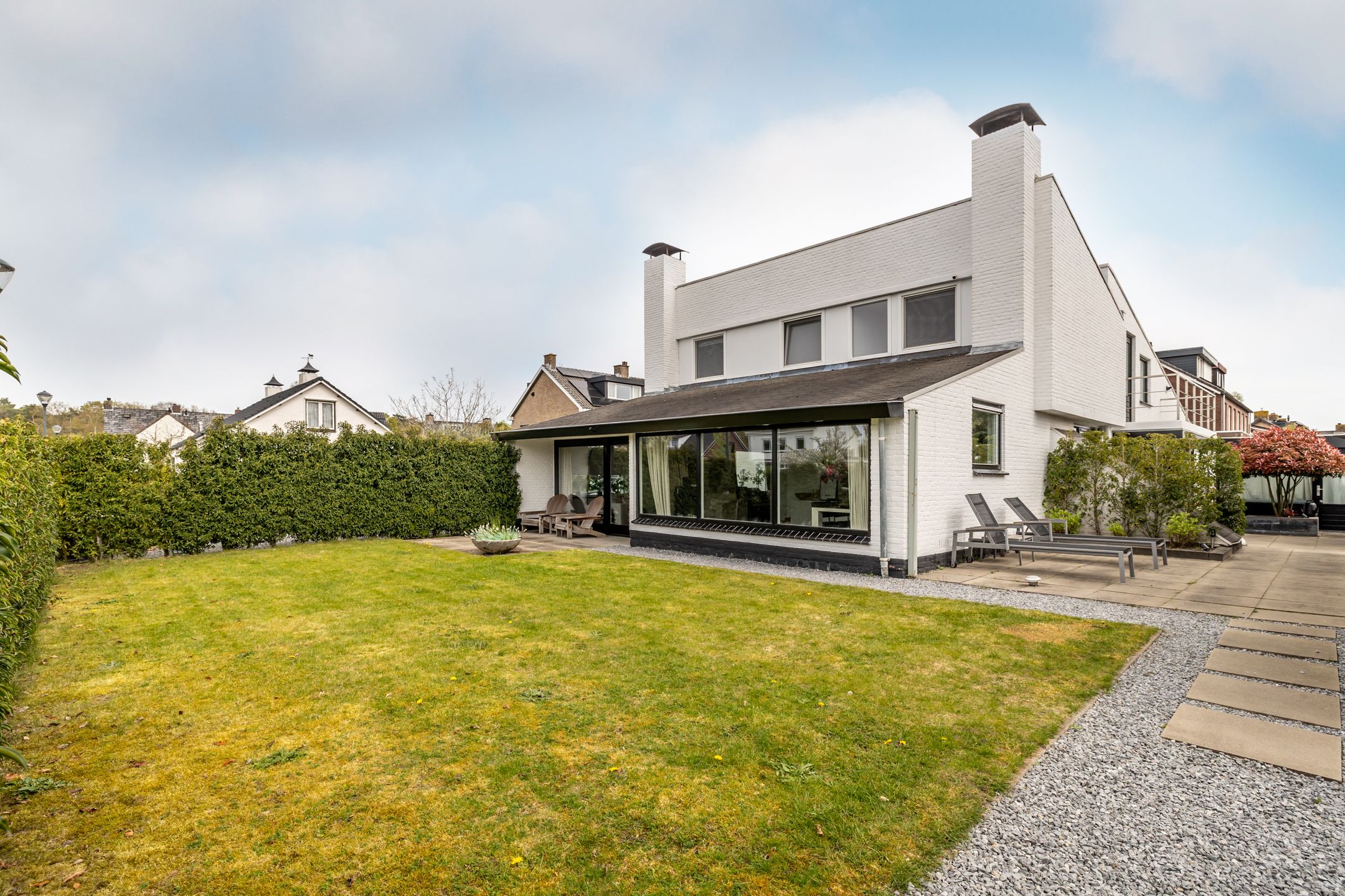 Spacious Detached Villa with Ground Floor Bedrooms Near Ulvenhoutse Bos — 45