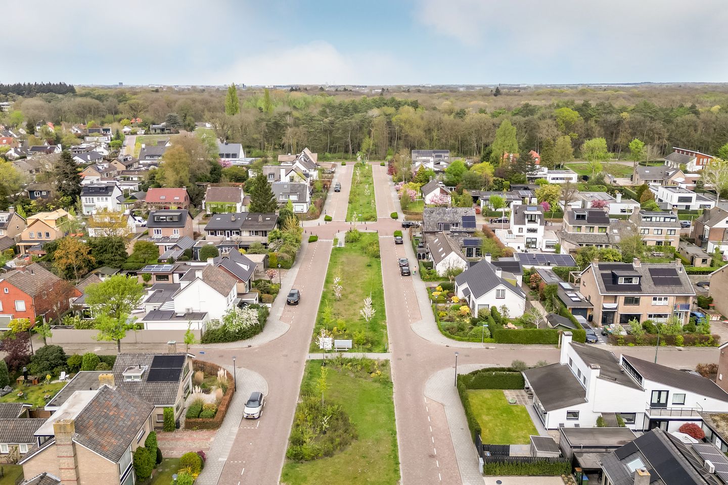 Spacious Detached Villa with Ground Floor Bedrooms Near Ulvenhoutse Bos — 49