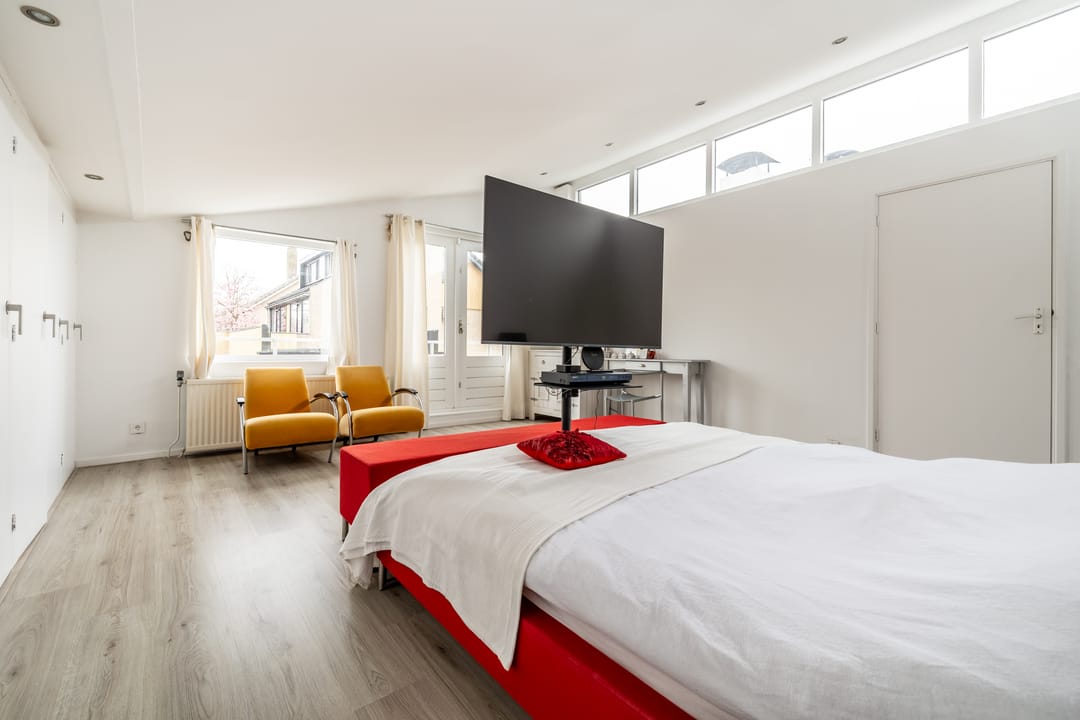 Spacious Detached Villa with Ground Floor Bedrooms Near Ulvenhoutse Bos — 31