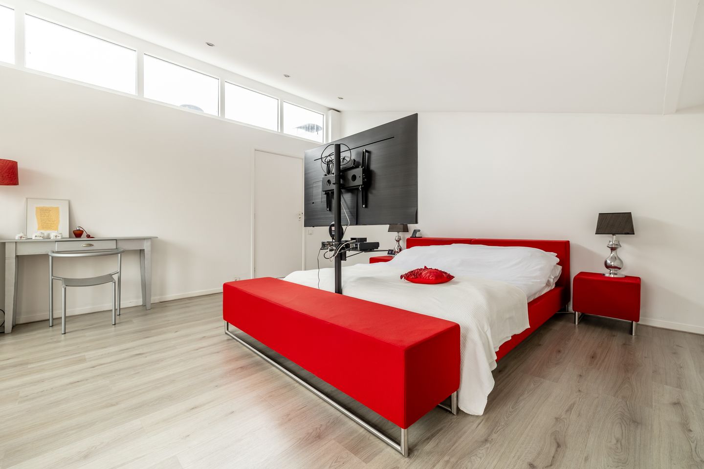 Spacious Detached Villa with Ground Floor Bedrooms Near Ulvenhoutse Bos — 29