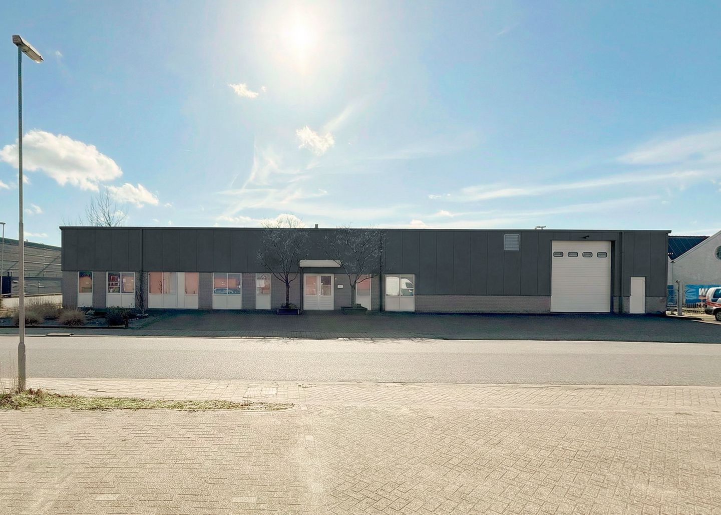 Bekijk foto 2 van Nieuwe Bredase Baan 22