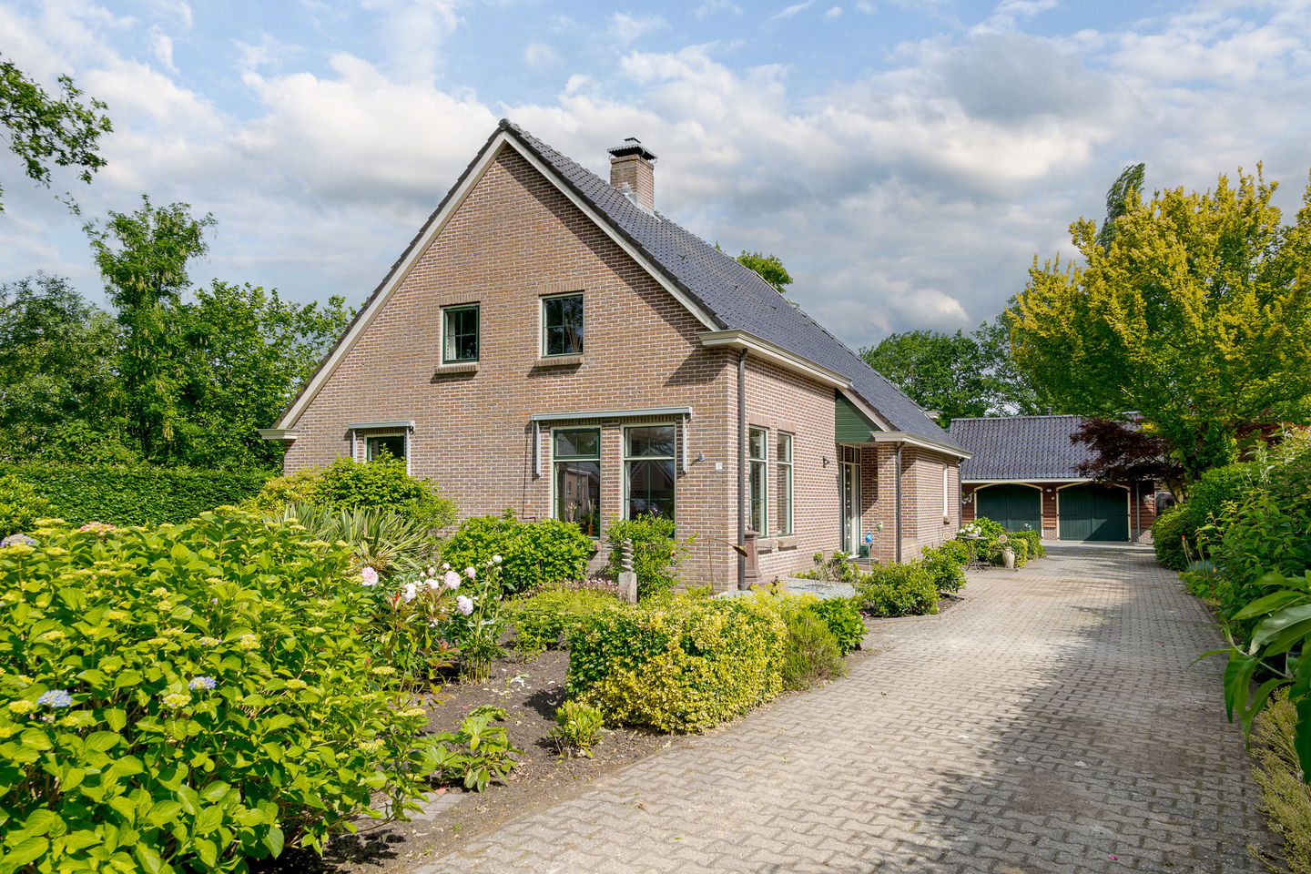 Photo 1 of Schoolstraat 1-A
