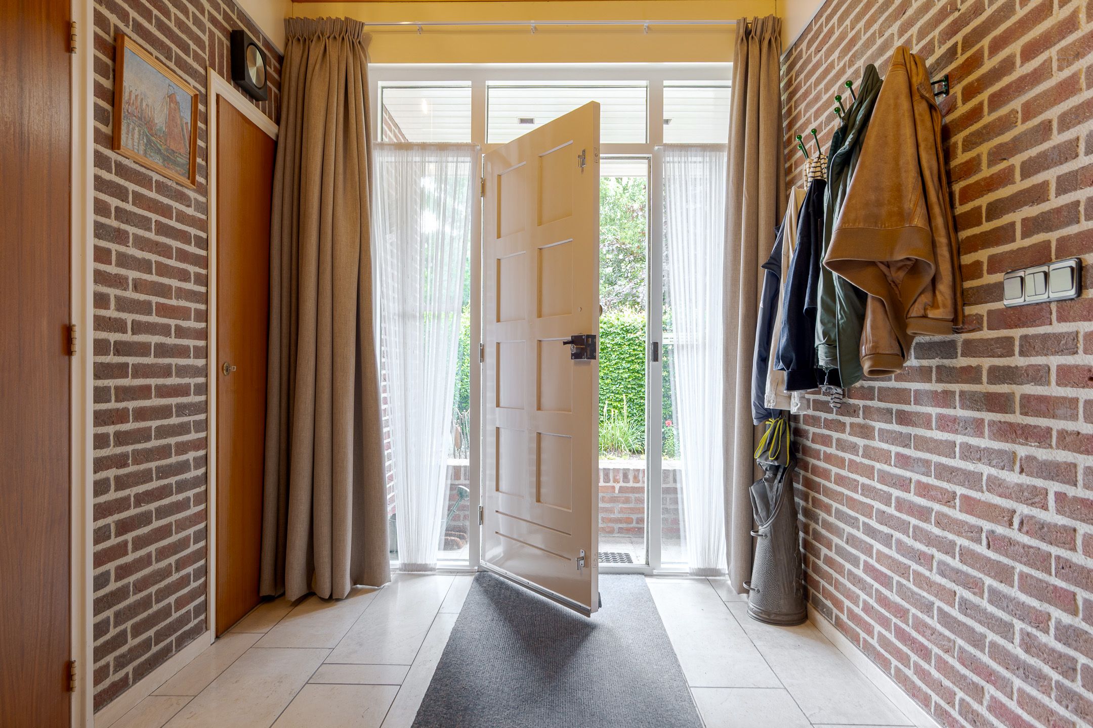 Photo 12 of Schoolstraat 1-A