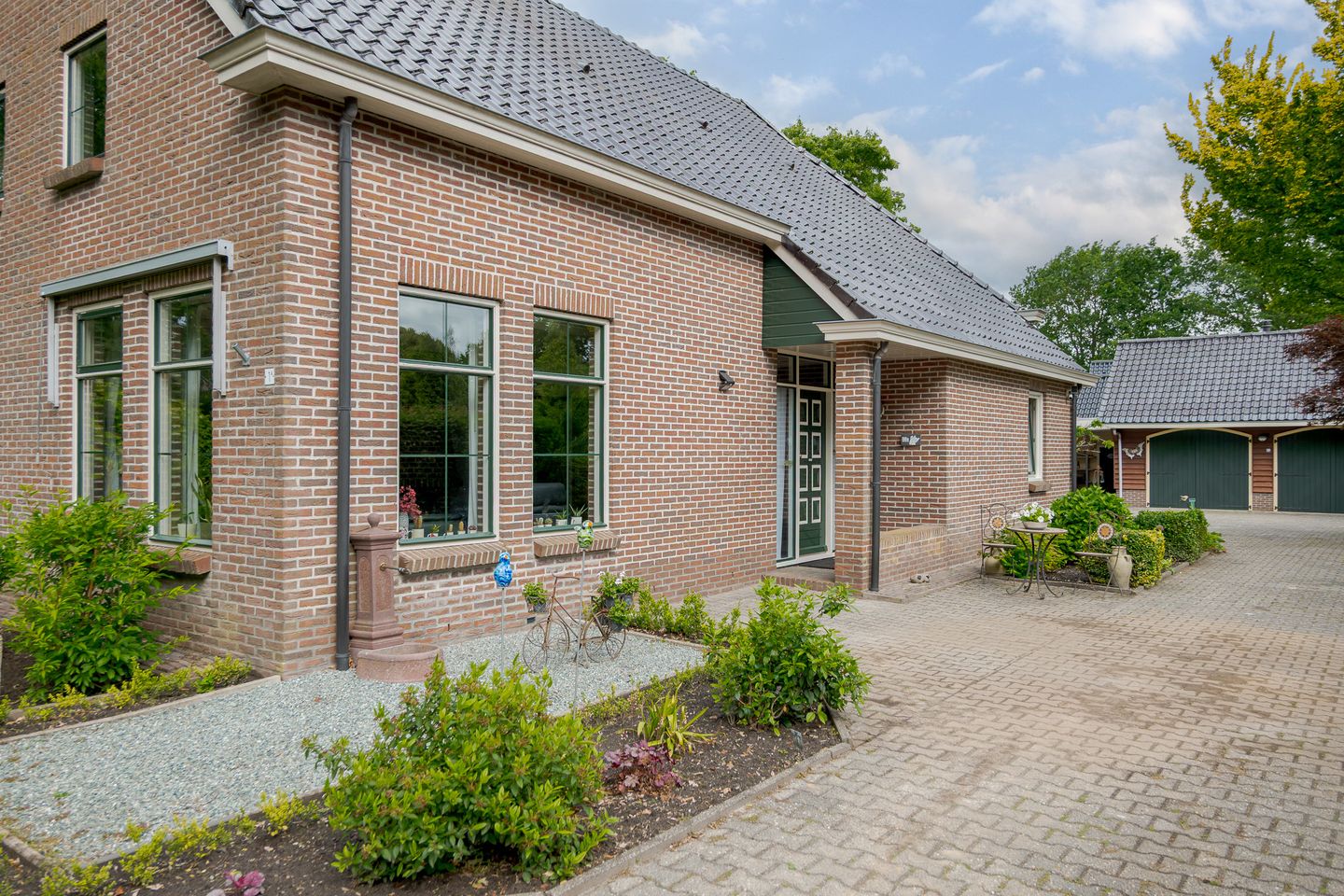 Photo 10 of Schoolstraat 1-A