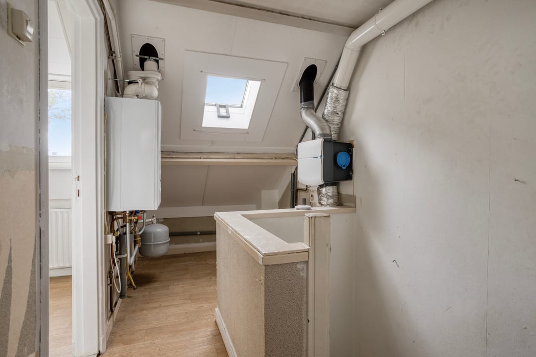 Spacious Family Home with 6 Bedrooms and Energy Label A in 's-Hertogenbosch — 17