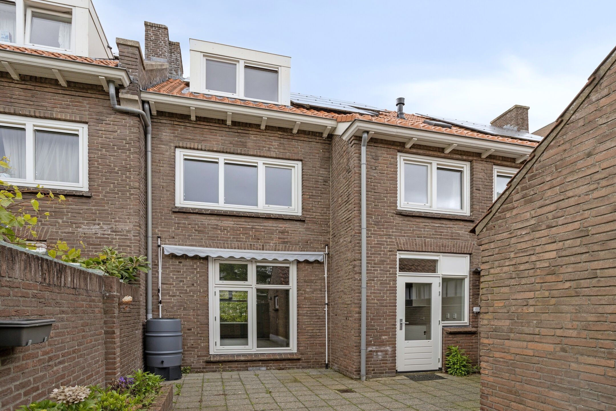 Spacious Family Home with 6 Bedrooms and Energy Label A in 's-Hertogenbosch — 9