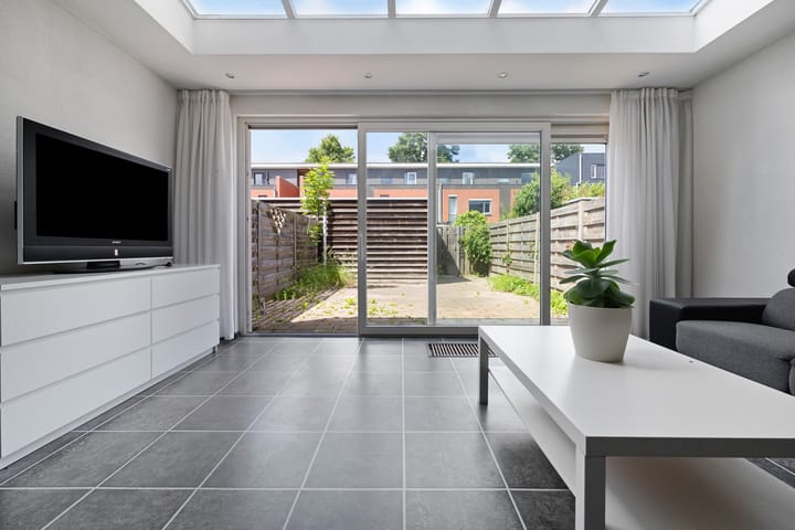 Photo 2 of Sluiswachterstraat 25