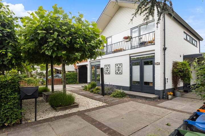 Photo 4 of Adriaan Heijnisstraat 1