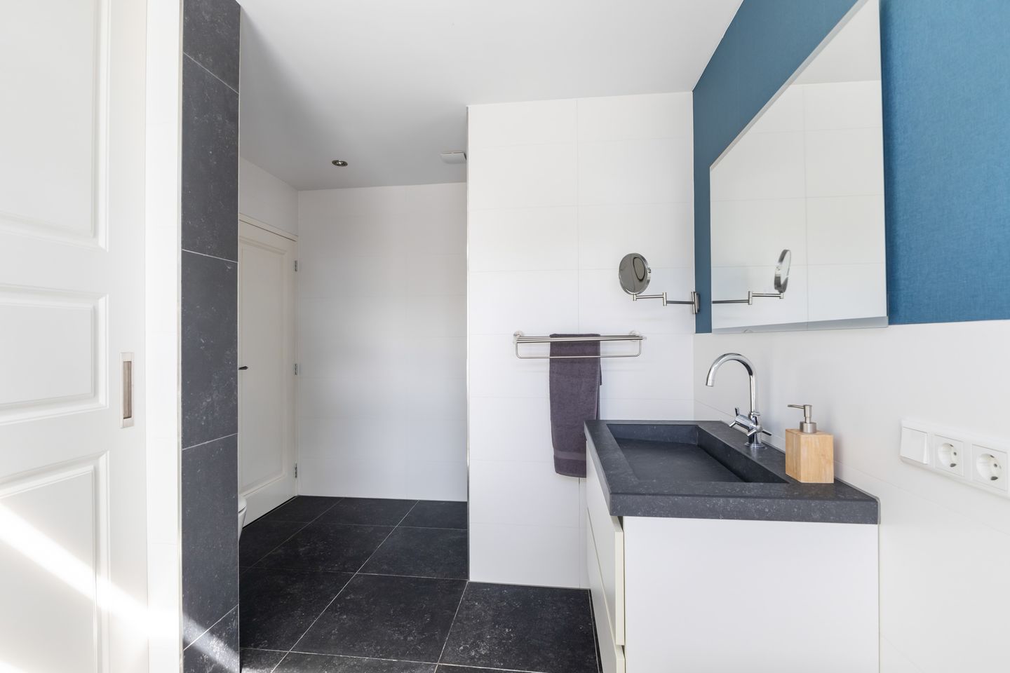 Photo 20 of Adriaan Heijnisstraat 1