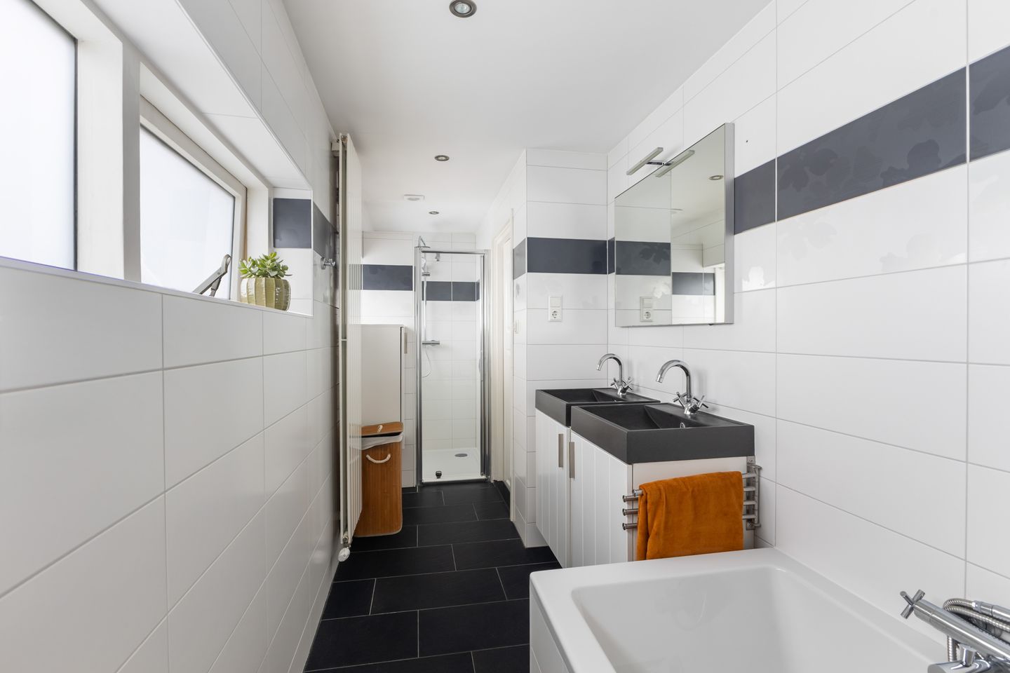 Photo 35 of Adriaan Heijnisstraat 1