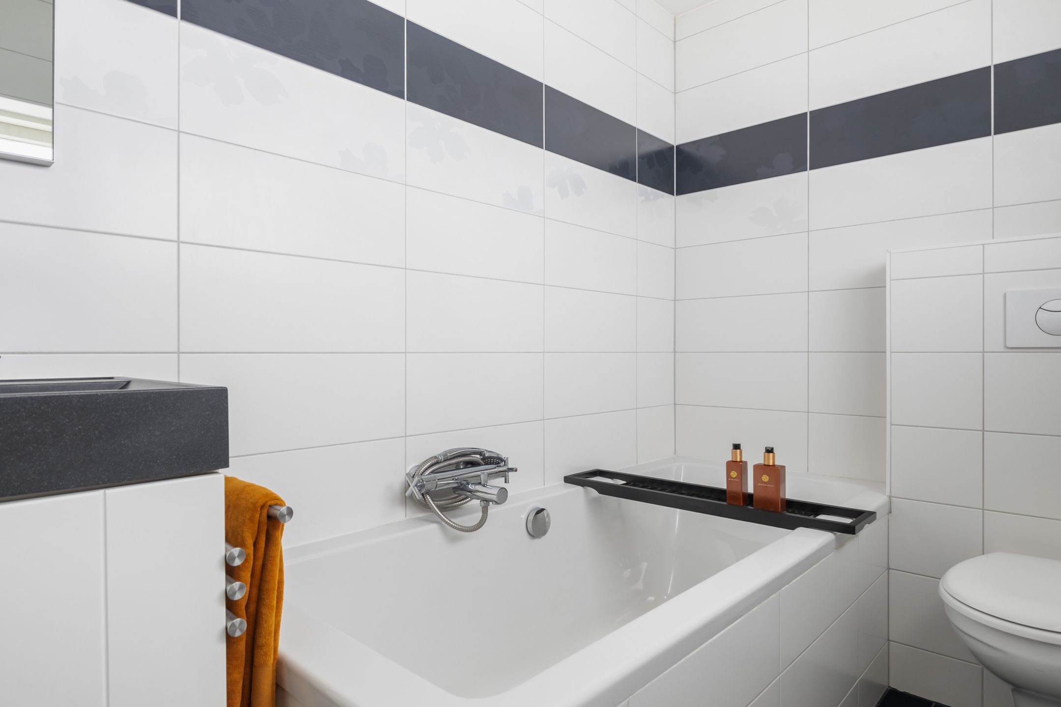 Photo 36 of Adriaan Heijnisstraat 1