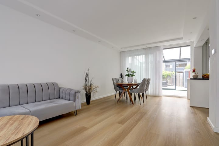 Photo 2 of Gerard Doustraat 8