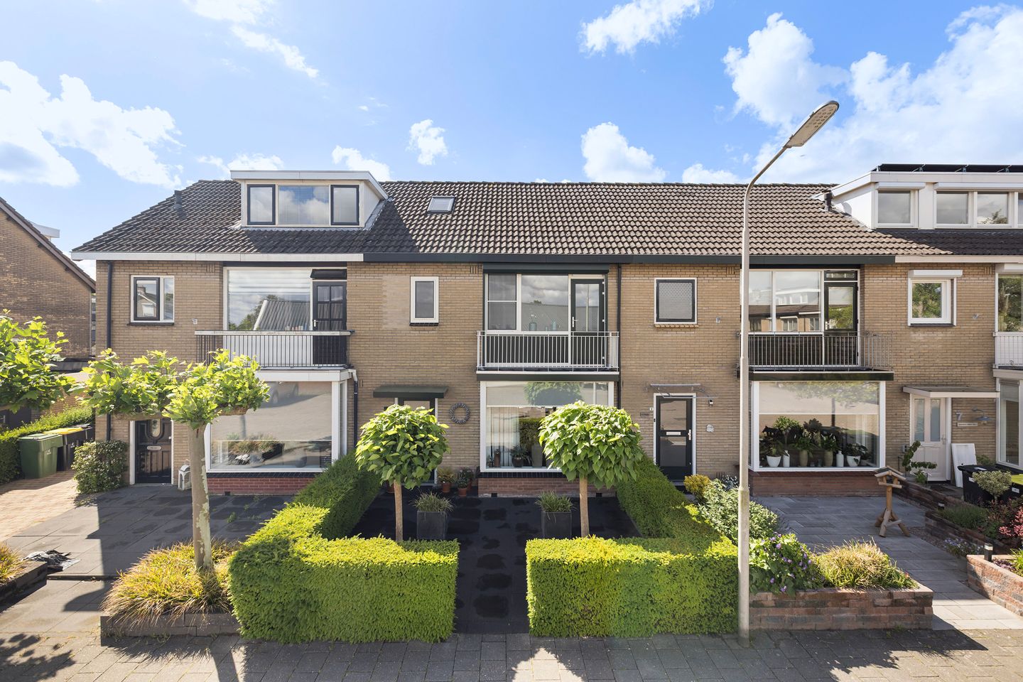 Foto 1 van Elzenlaan 11