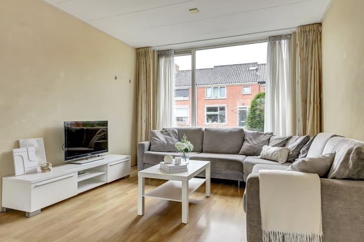 Photo 2 of Wagenaarstraat 19