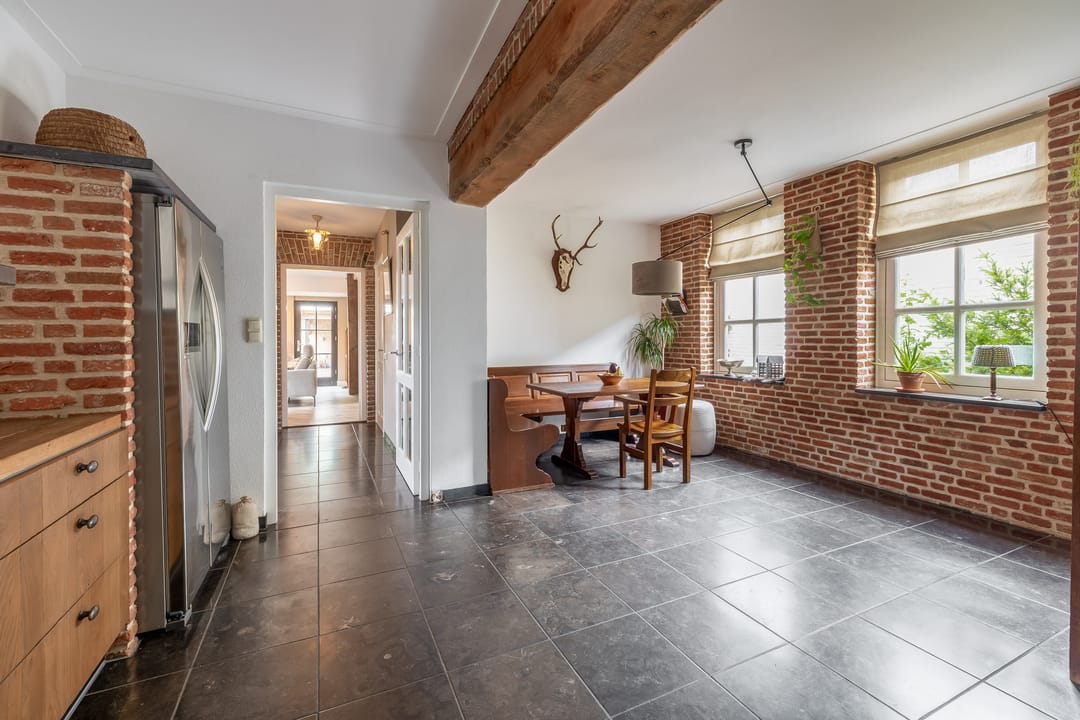 Photo 32 of Heistraat 38