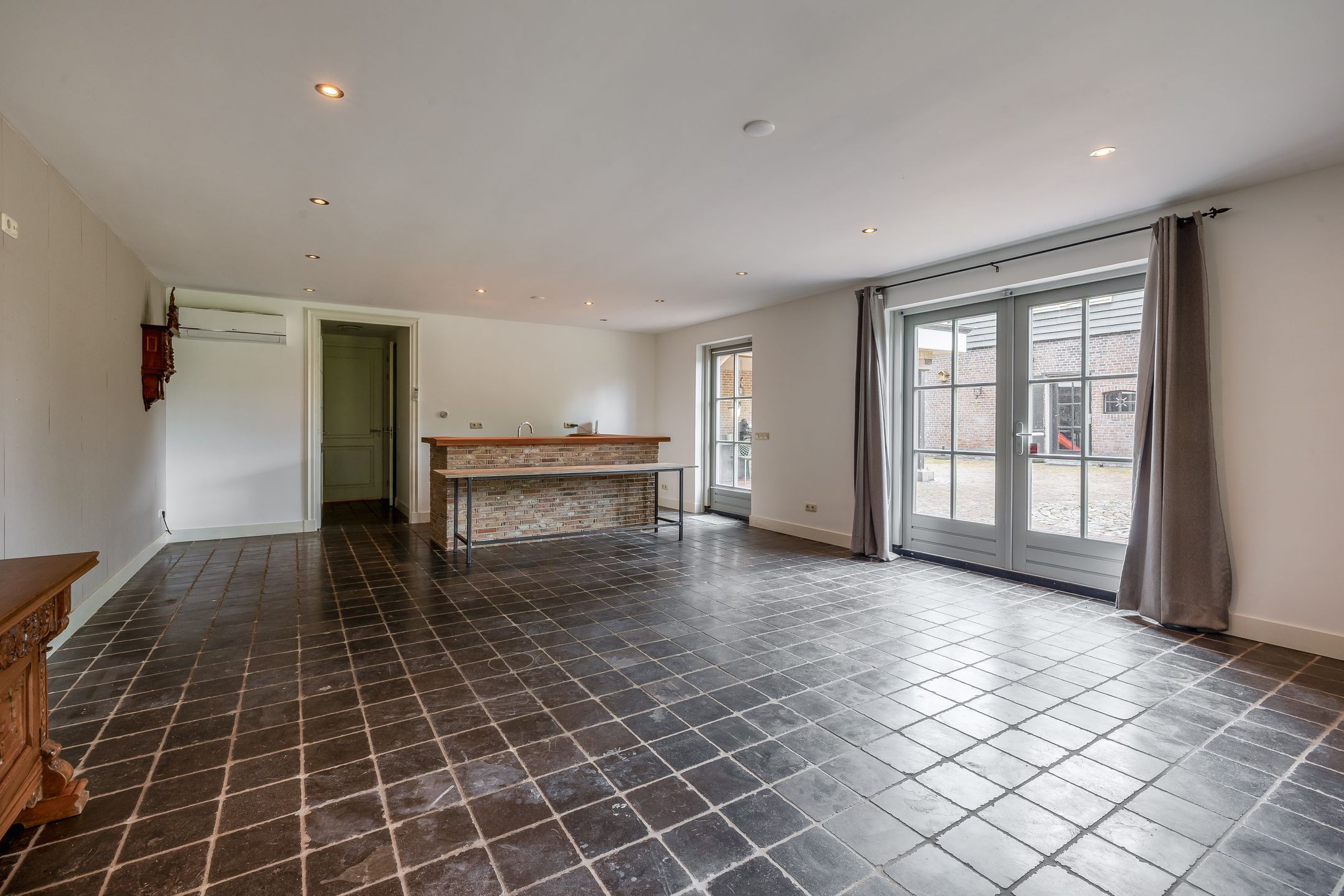 Photo 45 of Heistraat 38
