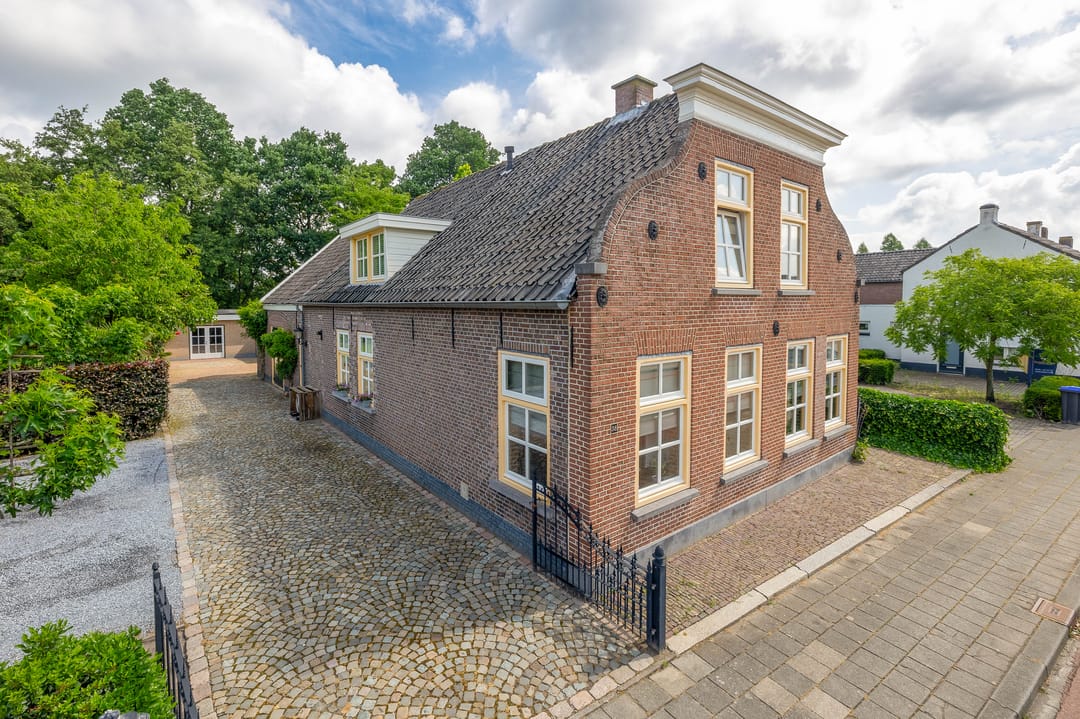Photo 1 of Heistraat 38