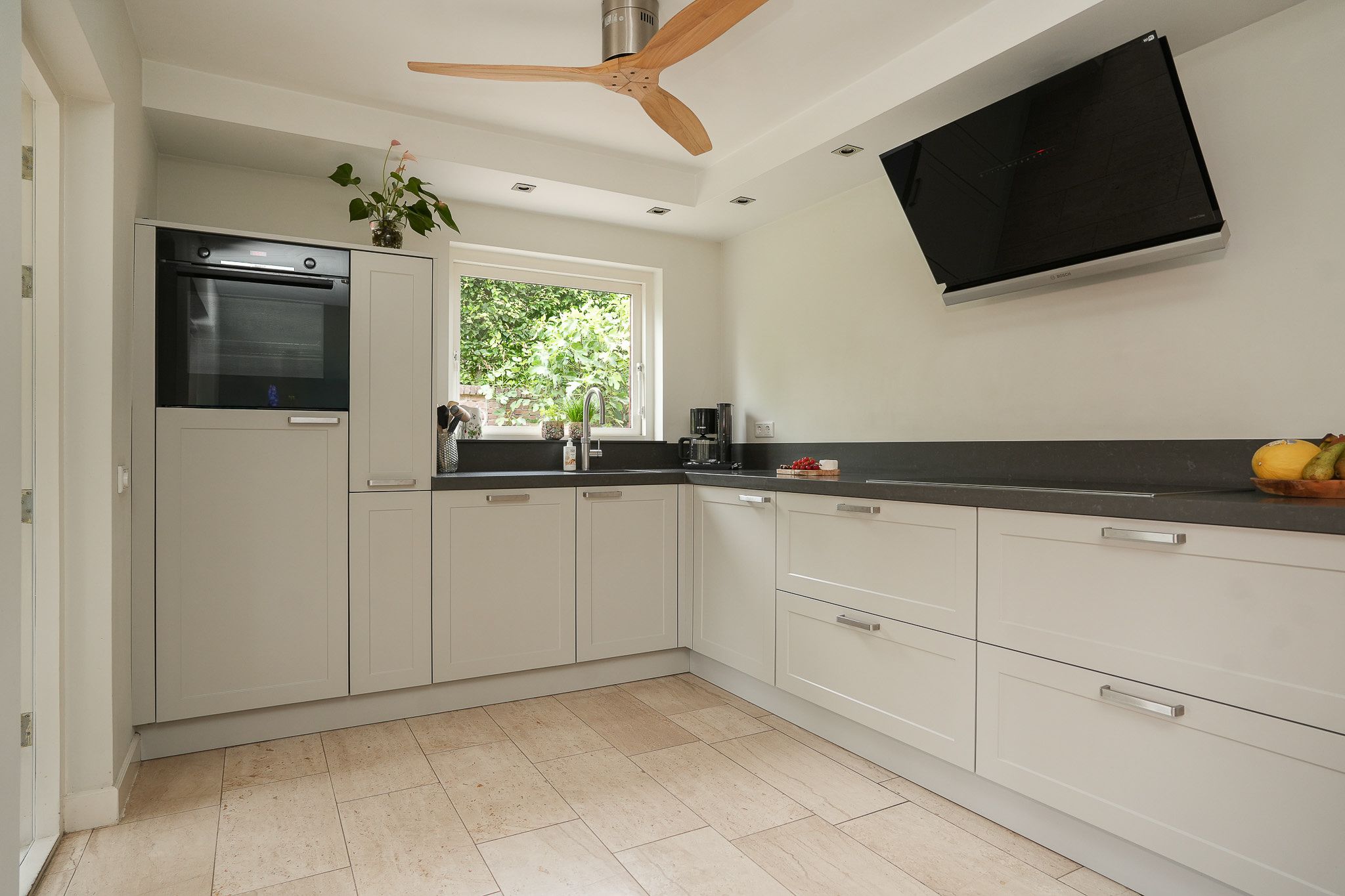 Foto 9 van Florastraat 23