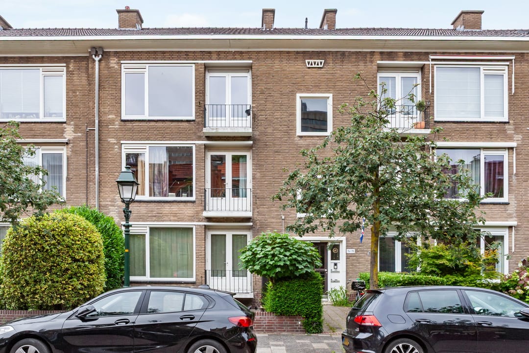 Photo 2 of Emmastraat 72