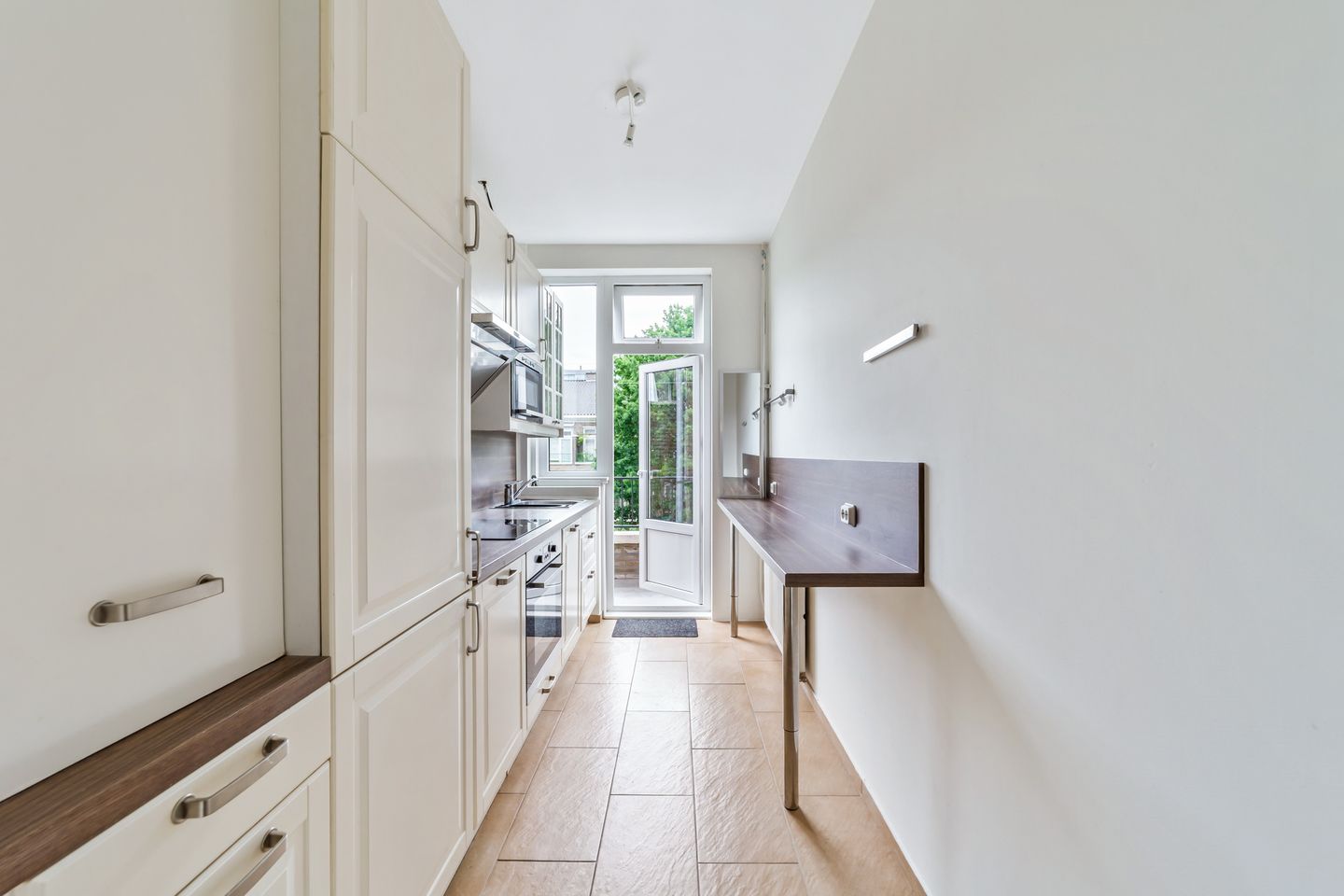 Photo 14 of Emmastraat 72