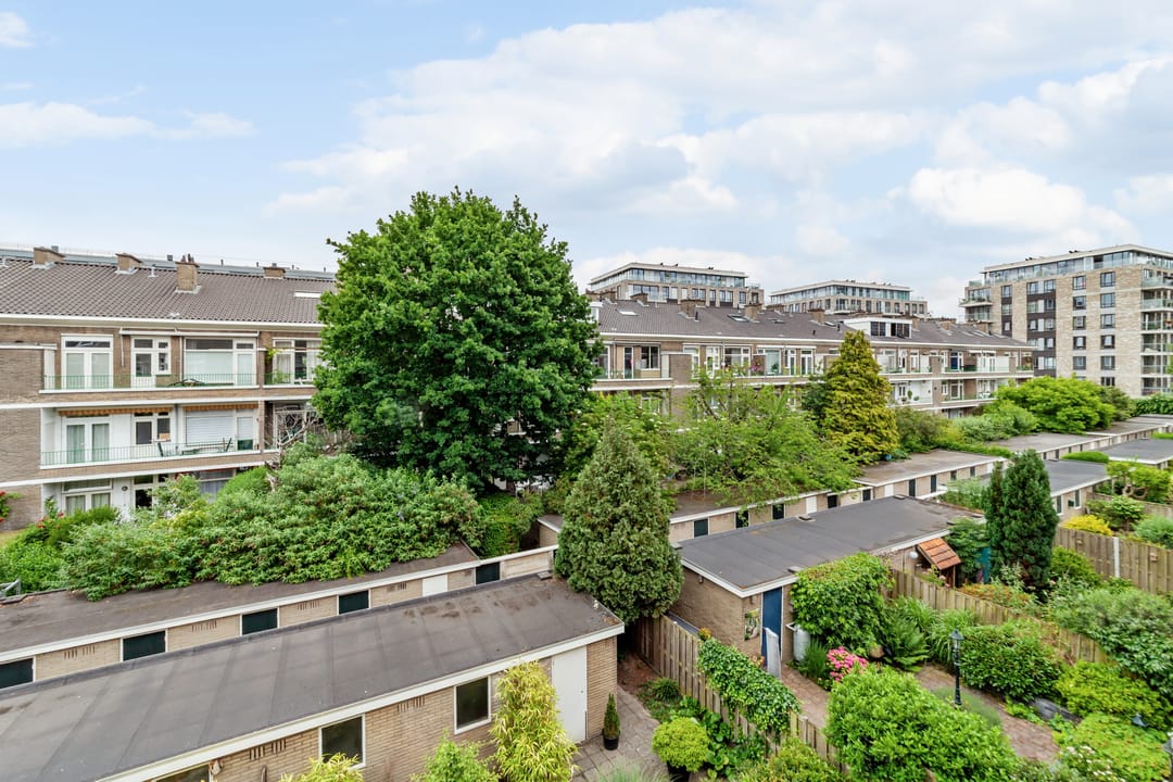 Photo 13 of Emmastraat 72