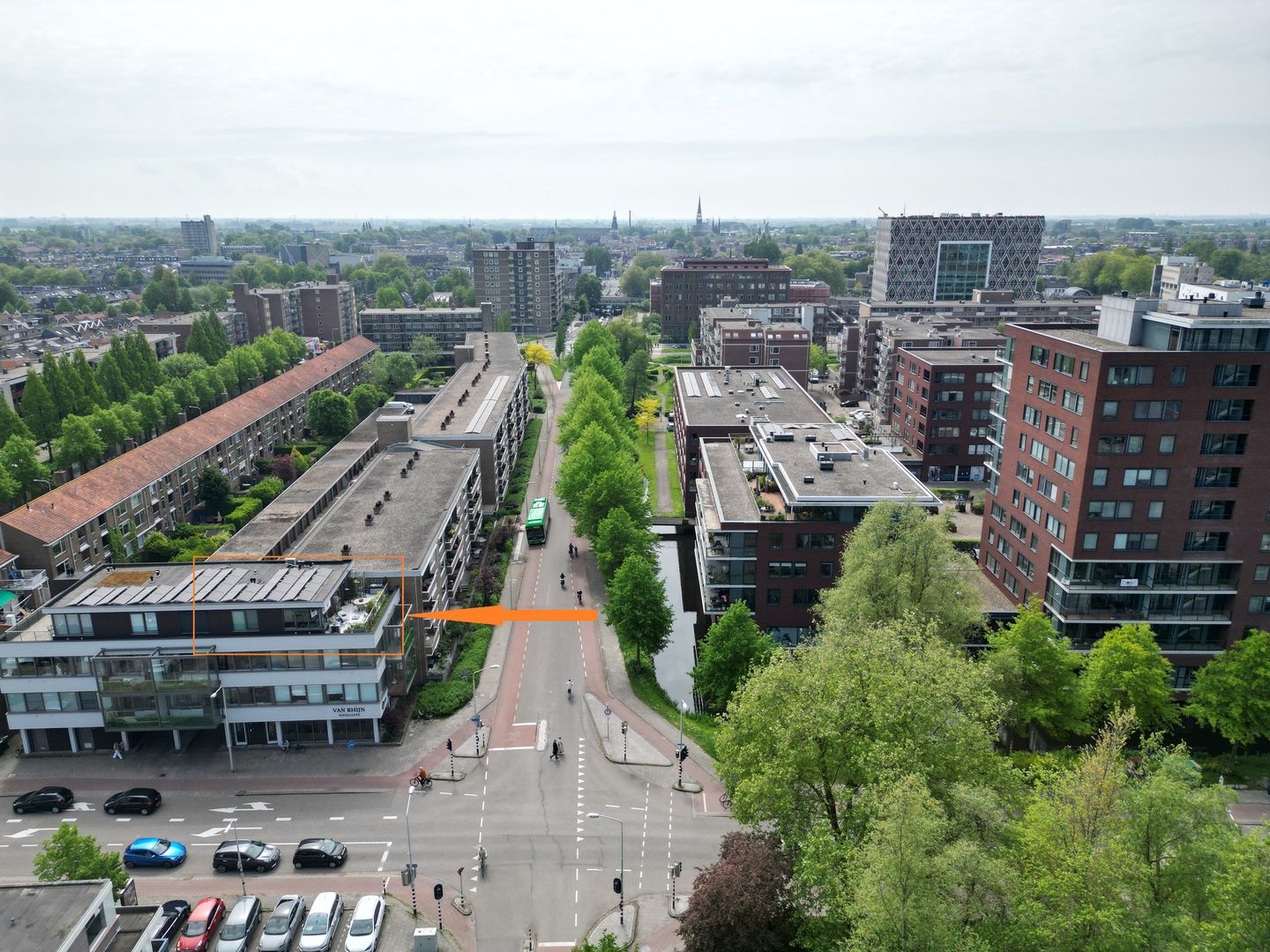 Photo 1 of van Limburg Stirumstraat 12