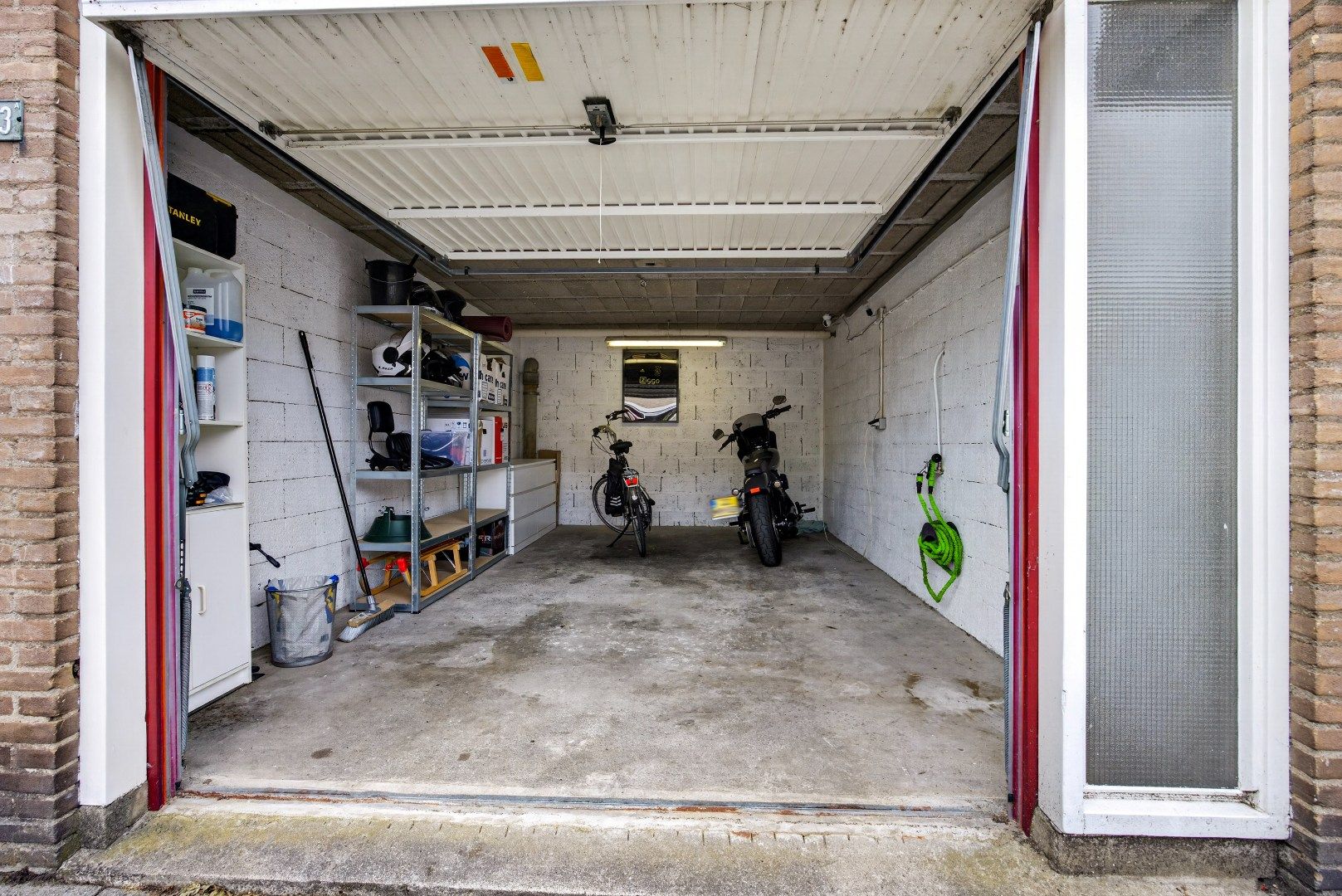 Photo 27 of Barnsteenstraat 13