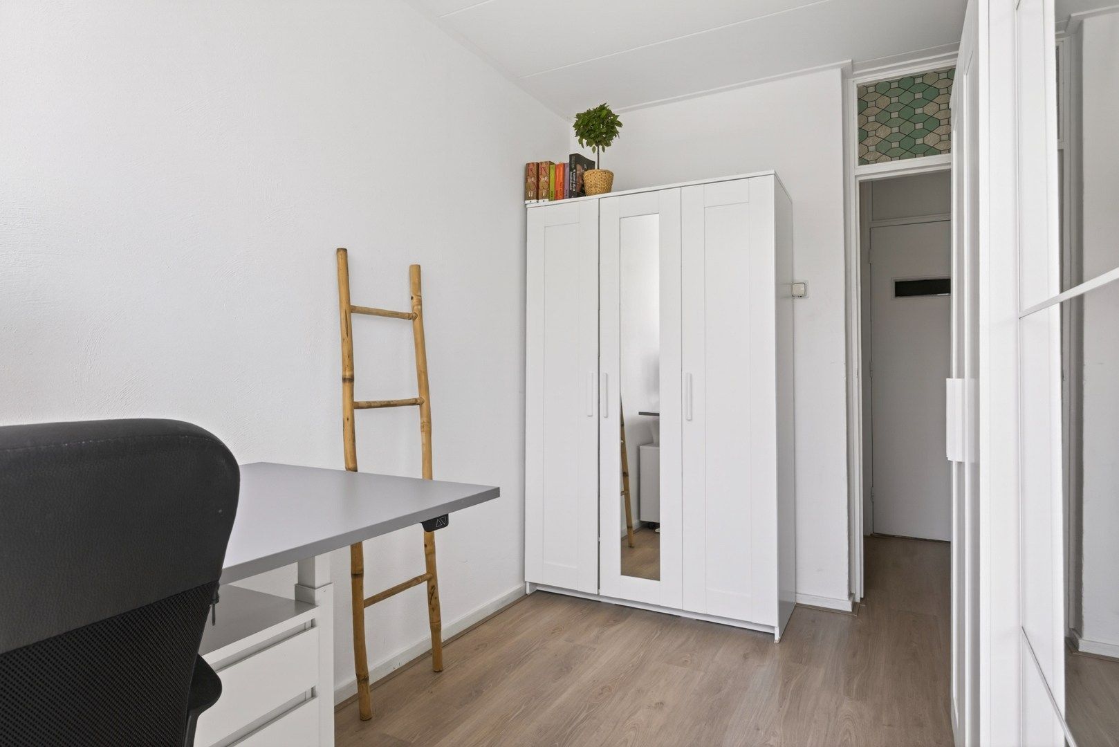 Photo 15 of Barnsteenstraat 13