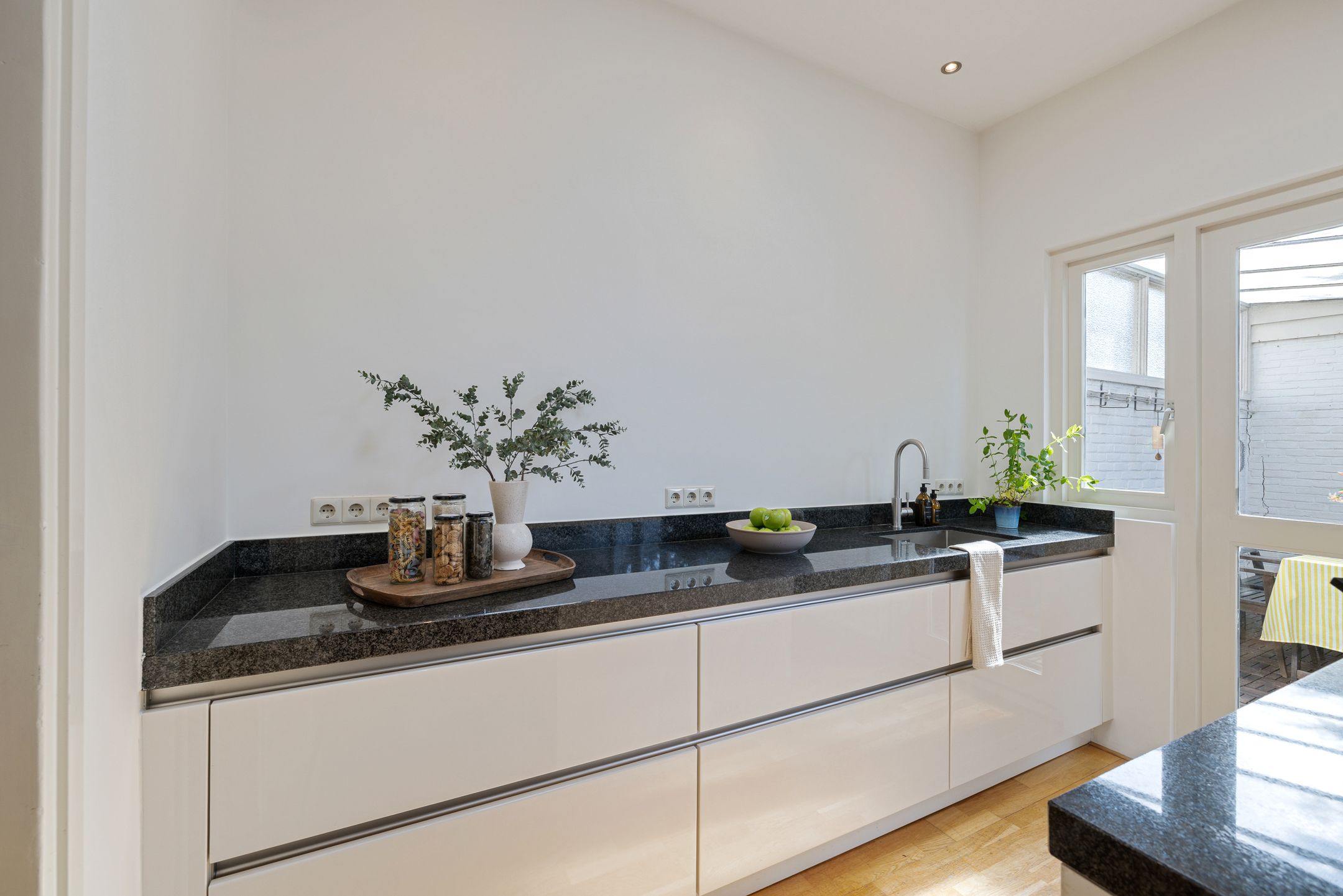 Photo 24 of Obrechtstraat 13