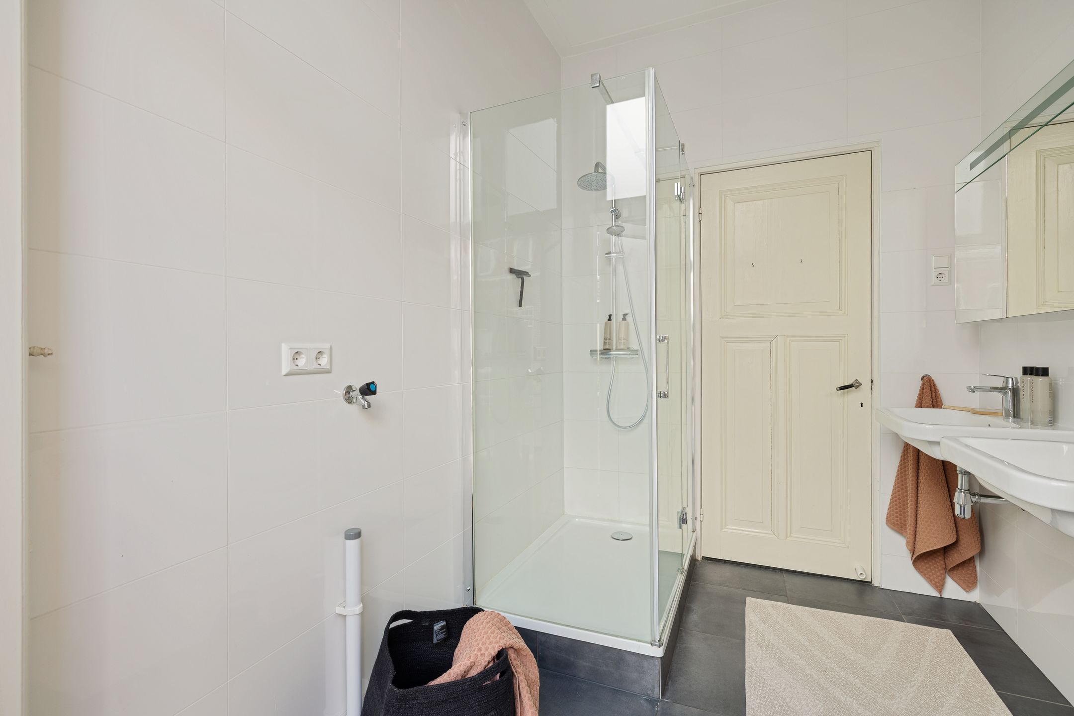 Photo 45 of Obrechtstraat 13